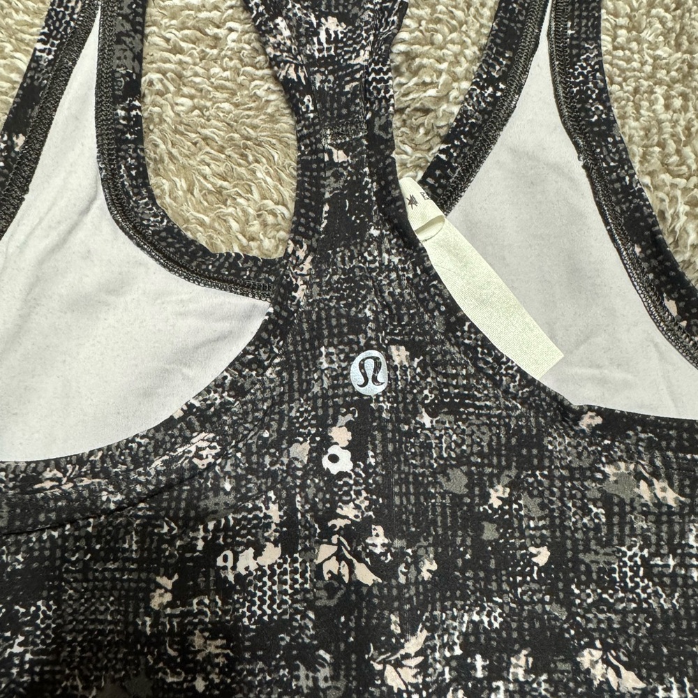 Lululemon Size 4 Racerback Tank - Picture 3 of 4